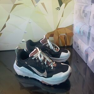 Nike “WILDHORSE” shoes